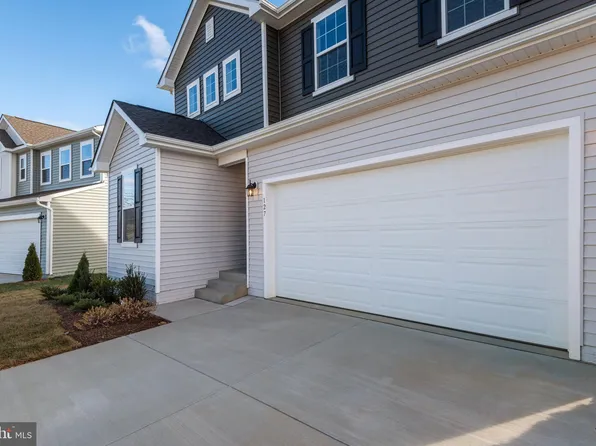 134 7th St, Middletown, VA 22645