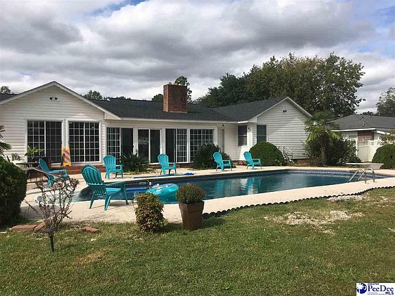 2nd image of 704 Crestview Dr