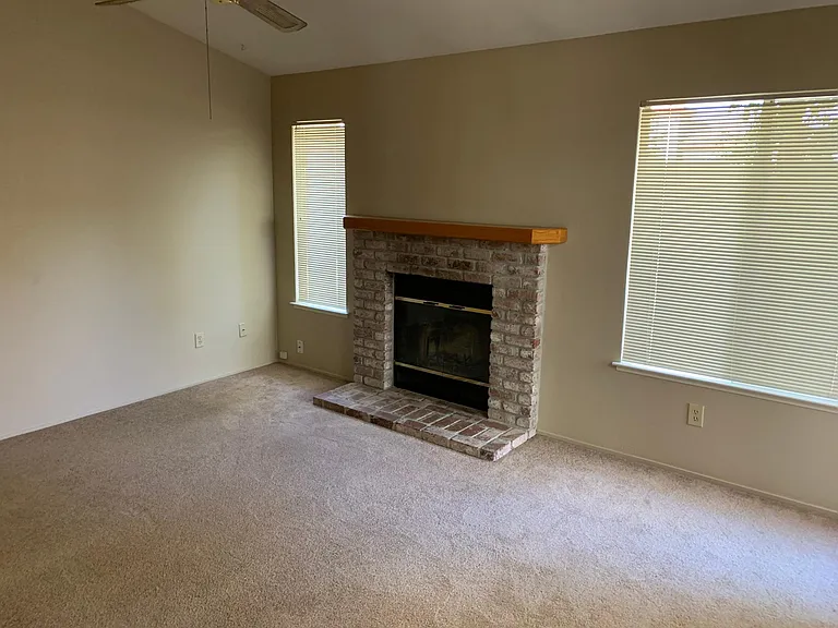 1040 Haman Way — Photo 5