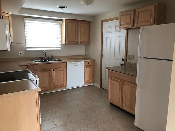 2nd image of 2700 William St