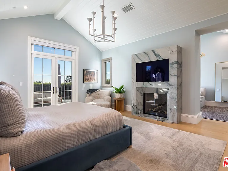 1580 Sorrento Dr — Photo 10