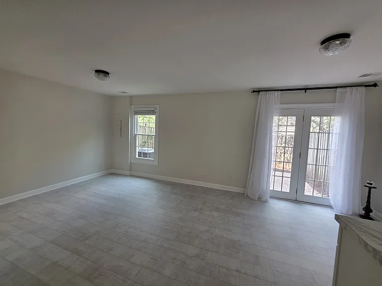 5730 Wood Creek Ln — Photo 12
