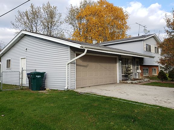 3rd image of 2200 Herbert Dr