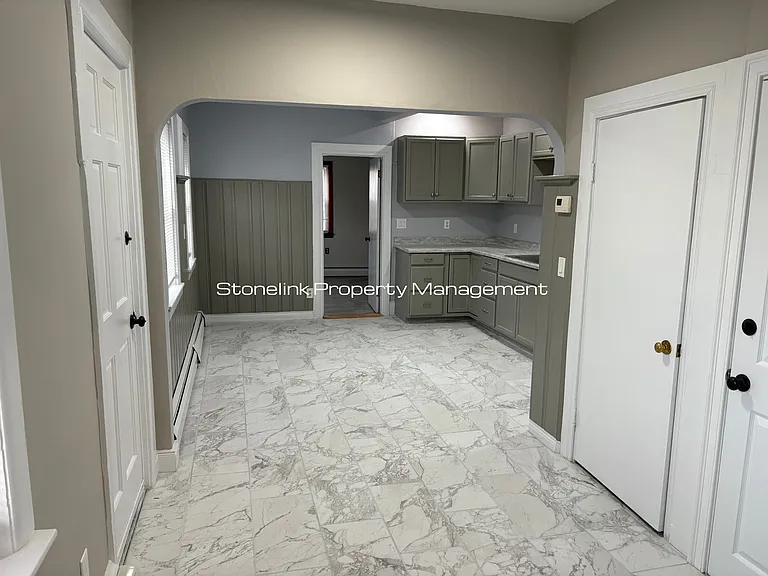 68 2nd Ave — Photo 4