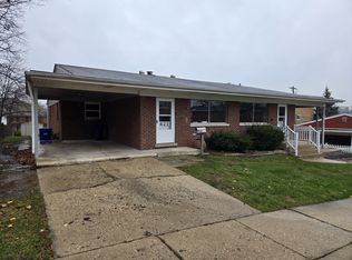 421 Stoddard Ave, Wheaton, IL 60187