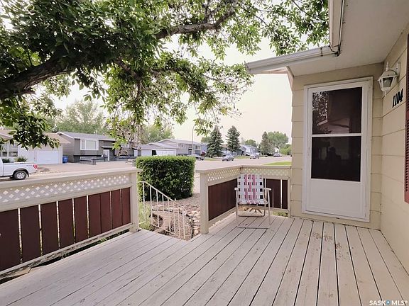 5th image of 1104 6th St E