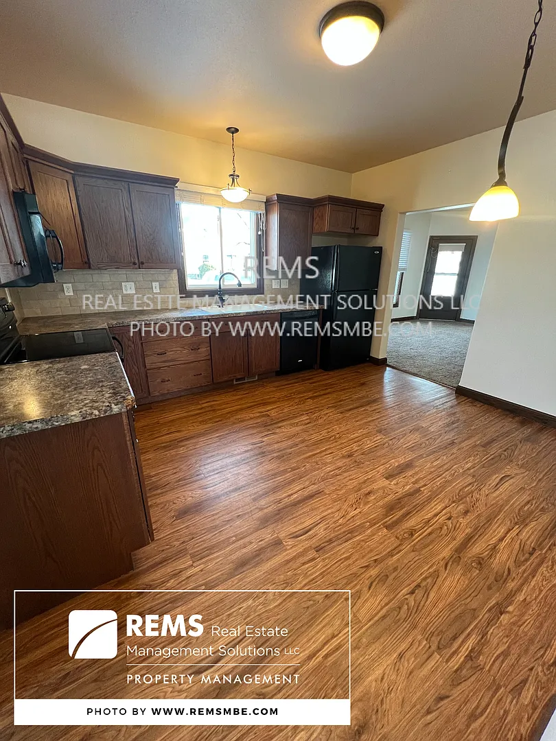 345 Laurel Street Unit #2, Reedsburg WI — Photo 4