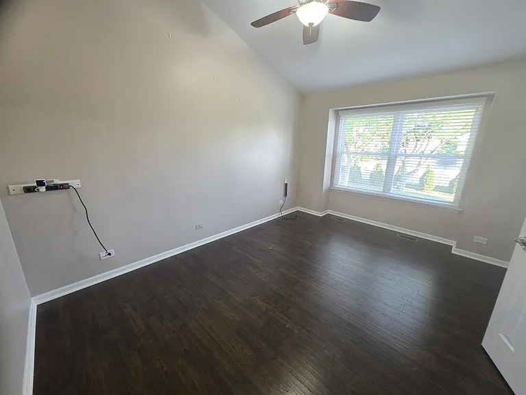 302 Barton Ct — Photo 7