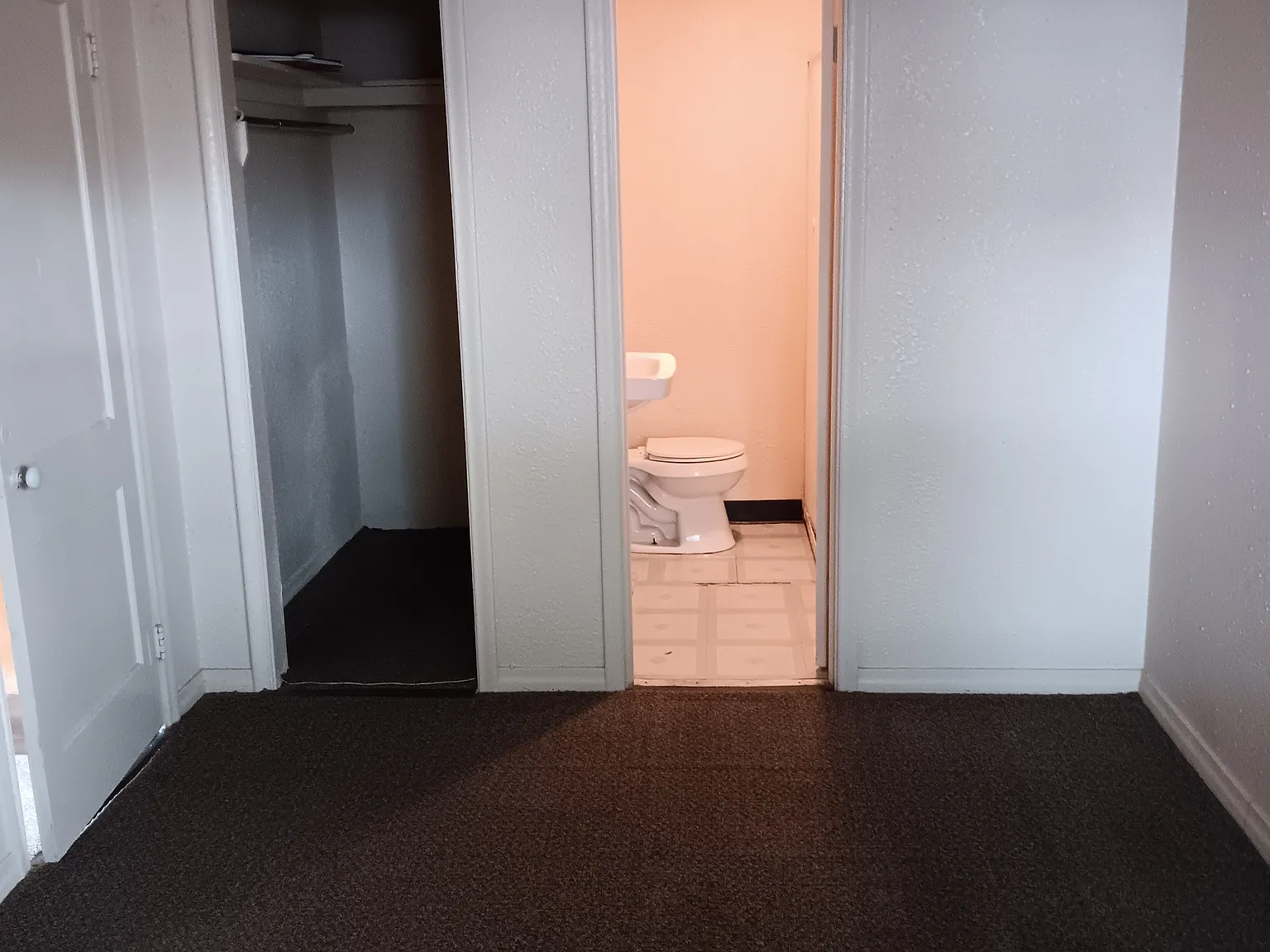 215 E Denver St — Photo 3