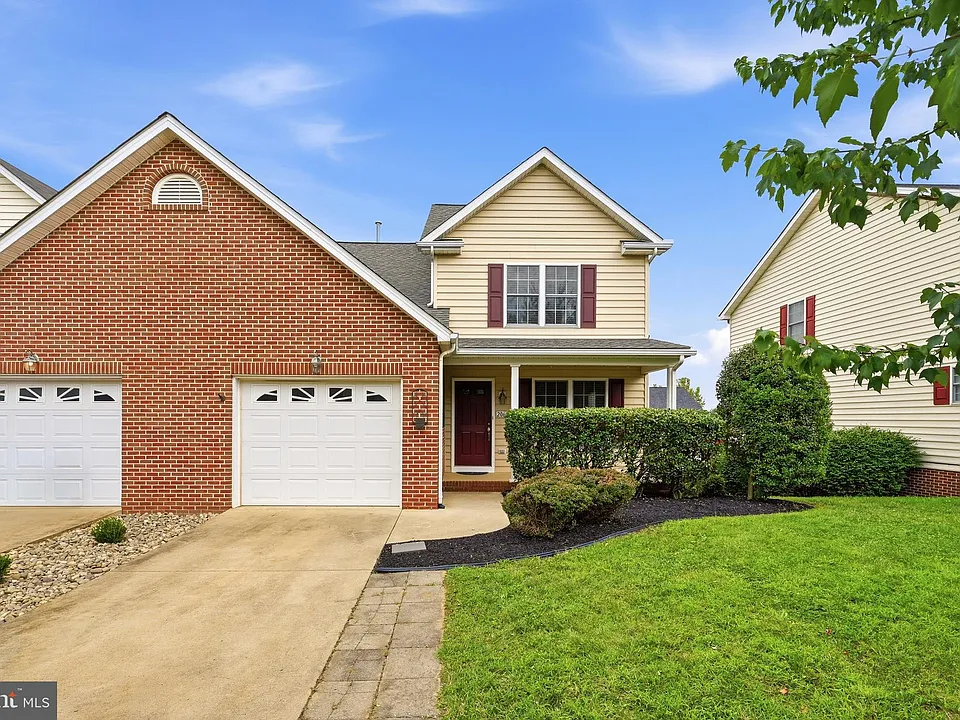 2068 Stoneleigh Dr