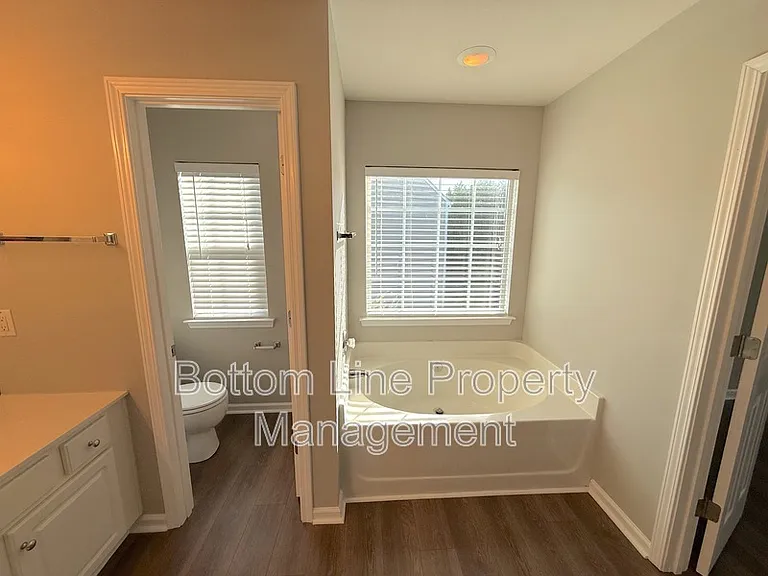10016 Heatherly Ct — Photo 19