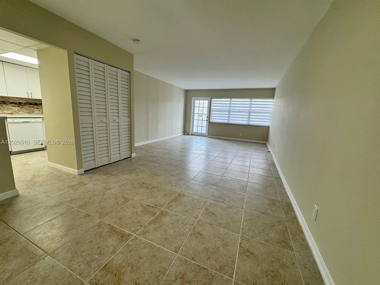 Ocean View Towers Condo — Photo 4