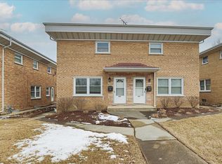 449 S Elmhurst Rd, Mount Prospect, IL 60056