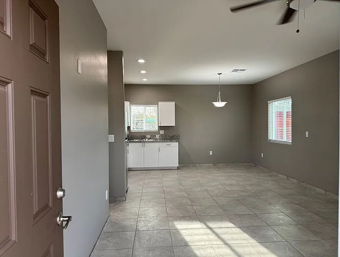 3 bed, 2.0 bath, 1079 sqft, $1,495 — Photo 4