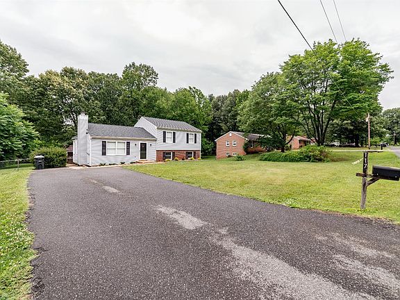 4th image of 117 Woodbine Dr