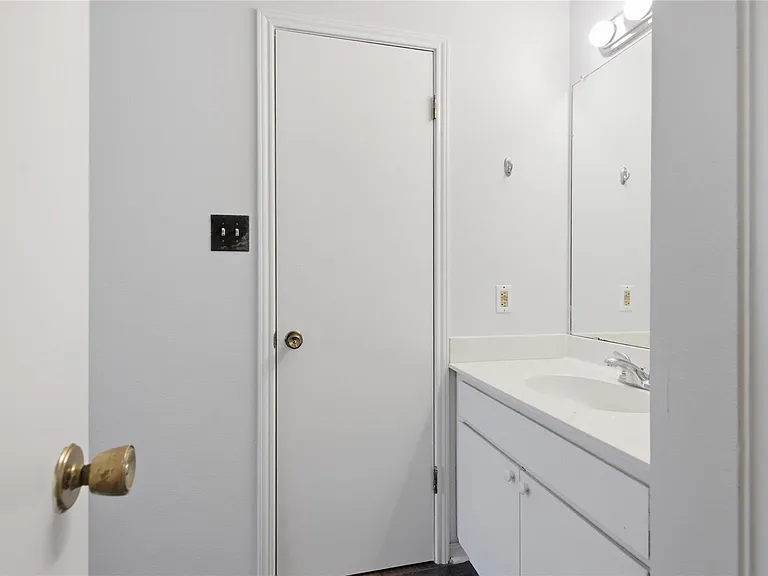 9226 Jollyville Rd #222 — Photo 13