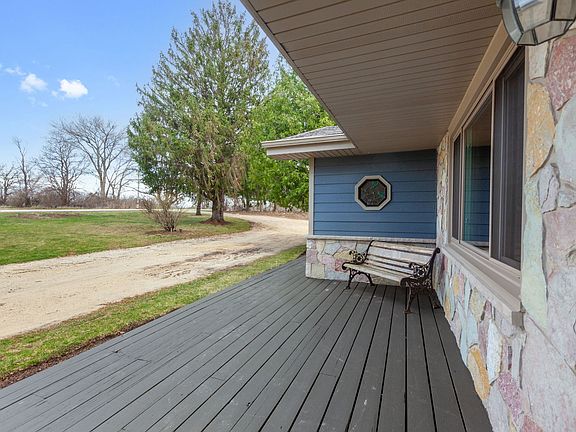 3rd image of 19203 Collins Rd
