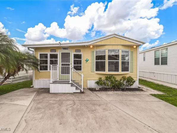 3213 Debbie Ln, Bonita Springs, FL 34134