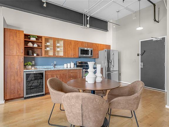 3rd image of 221 Market Street #429