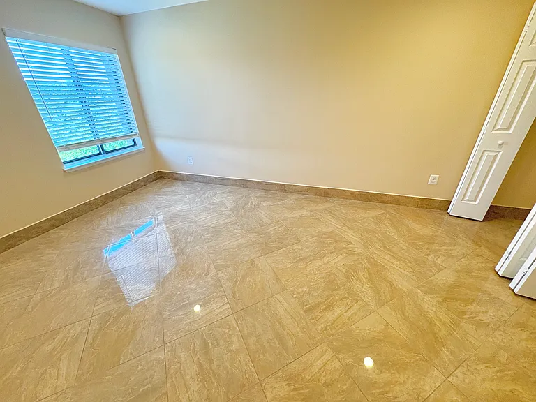 3101 S Manchester St #806 — Photo 17