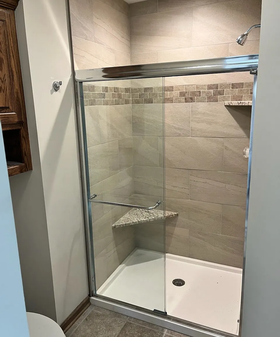 3 bed, 2100 sqft, $2,300 — Photo 4