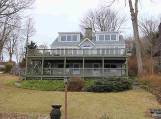 84 Lakeview Dr, Pawling, NY 12564