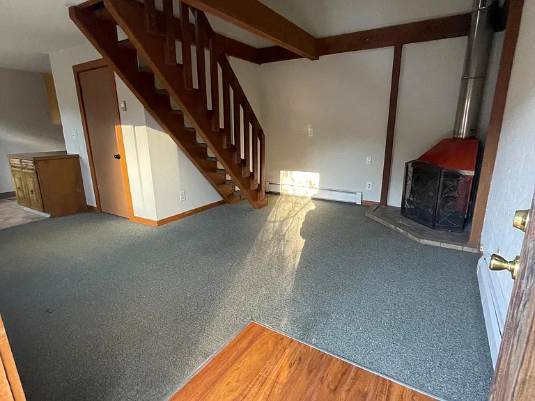 100 Artesian Dr — Photo 15