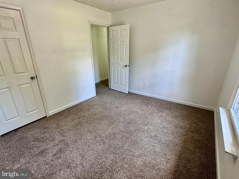 2038 Dewey Dr — Photo 18