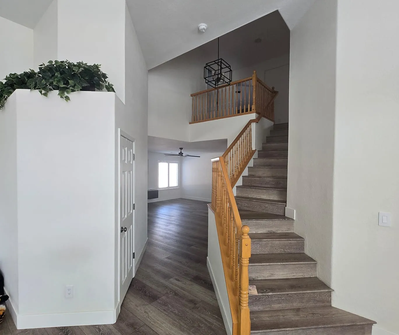 5 bed, 2700 sqft, $3,200 — Photo 2