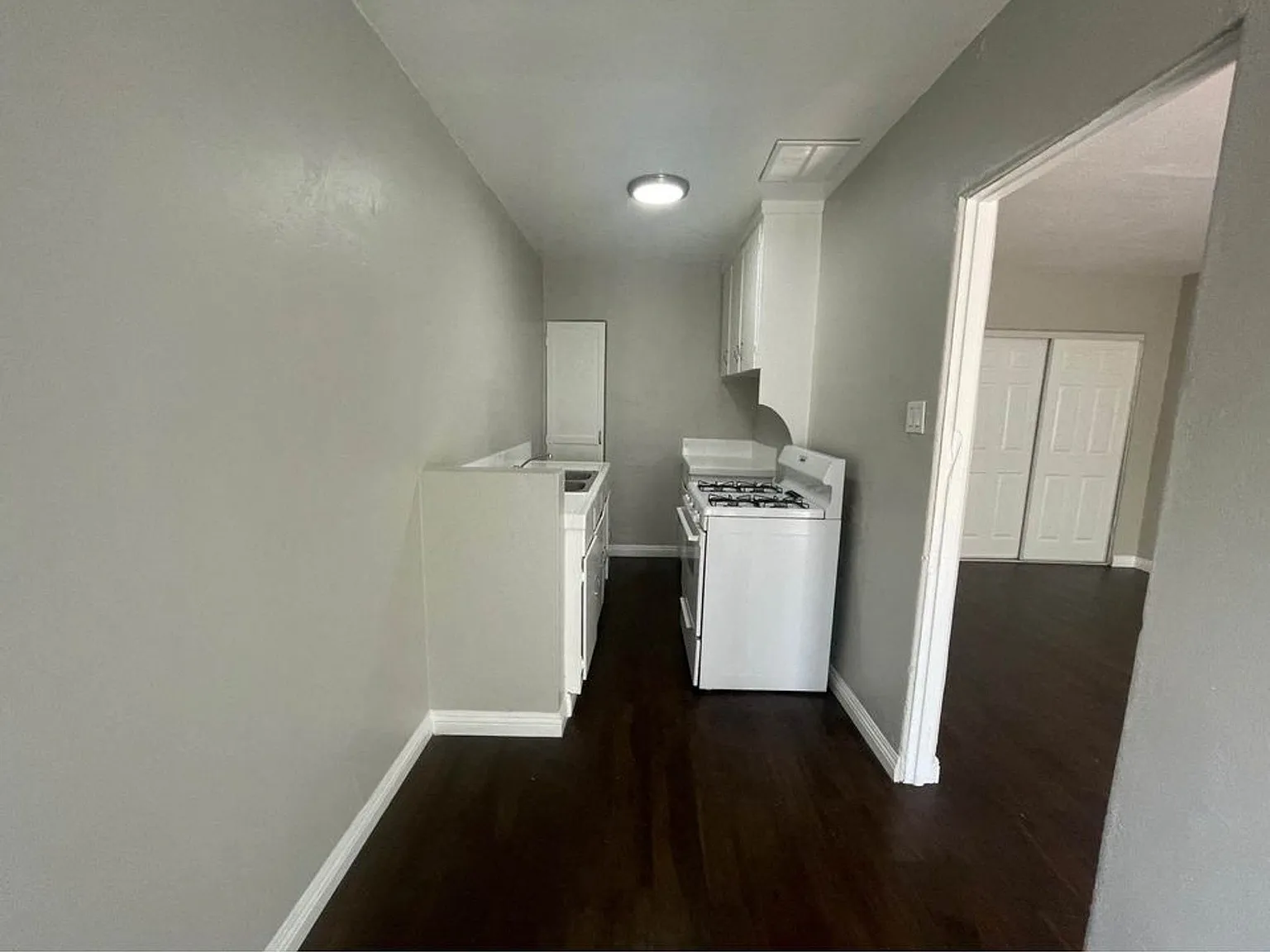 1001-1007 Banning Blvd. — Photo 3