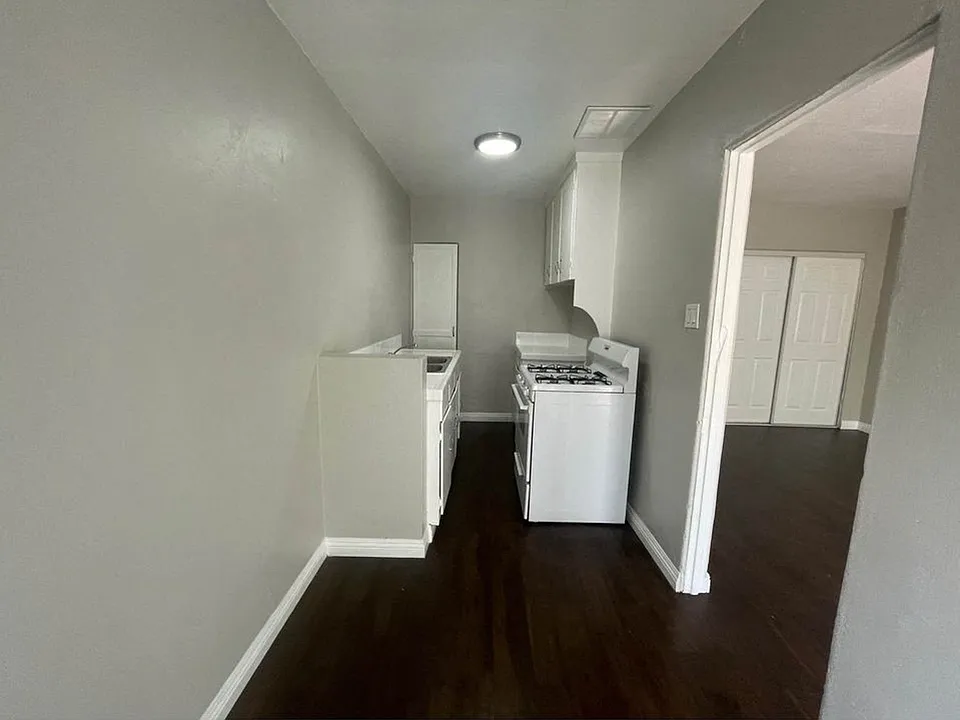 1001-1007 Banning Blvd