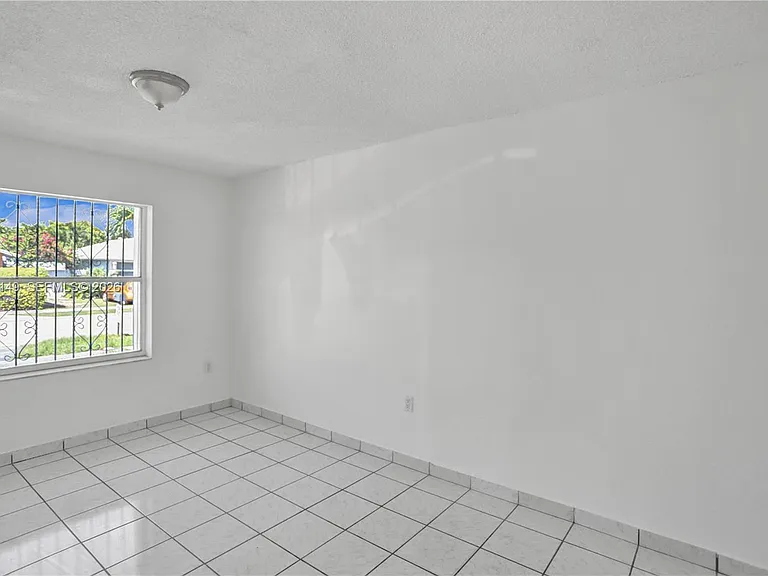 11854 SW 210th St — Photo 25