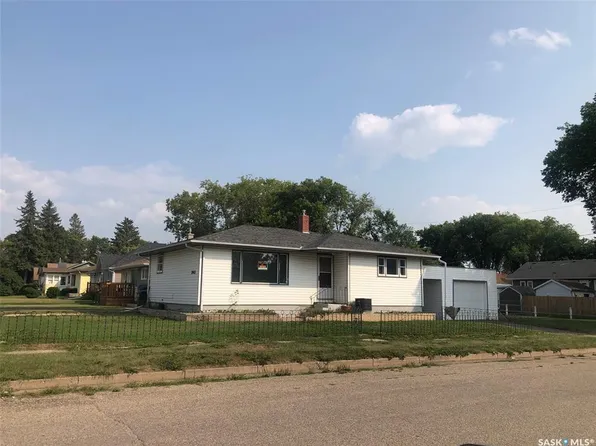 303 Fourth AVENUE E, Canora, SK S0A 0L0