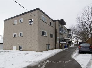 122 6th Ave #304, Kitchener, ON N2C1R1