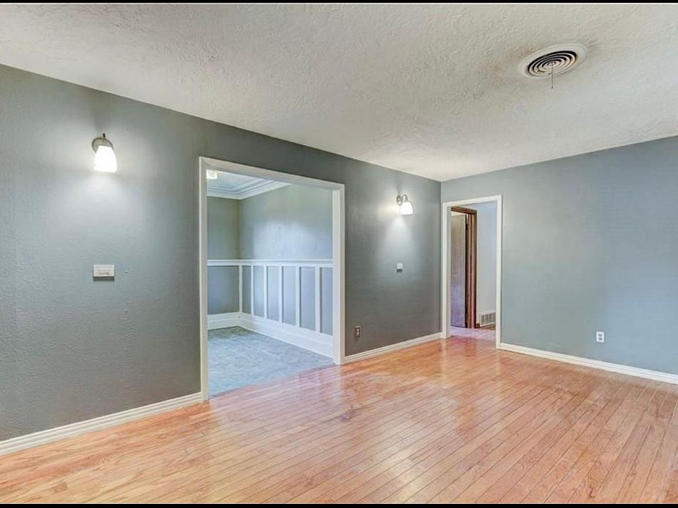 1st image of 405 Mimosa Dr
