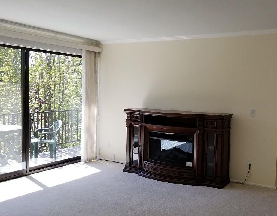 1st image of 11004 NE 68th St APT 927