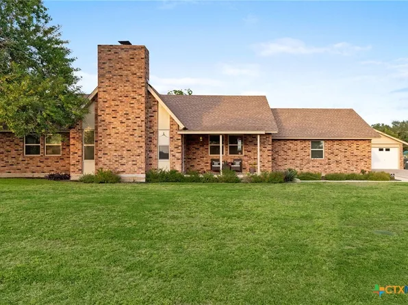 151 Crest Circle Dr, San Marcos, TX 78666