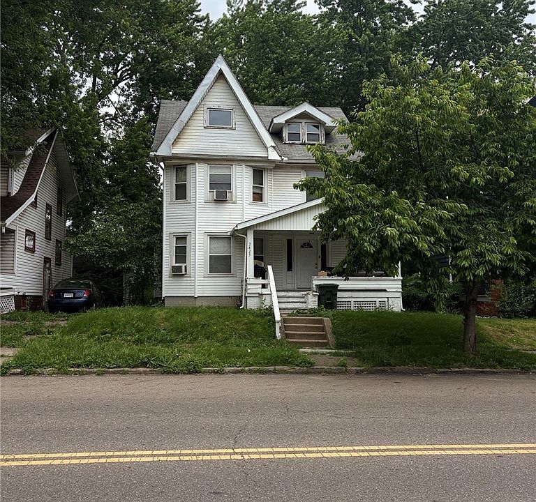 1st image of 2423 9th St SW