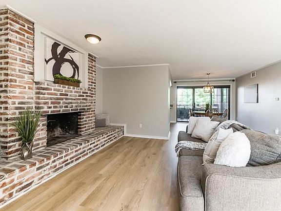 3rd image of 4057 Walnut St APT 6