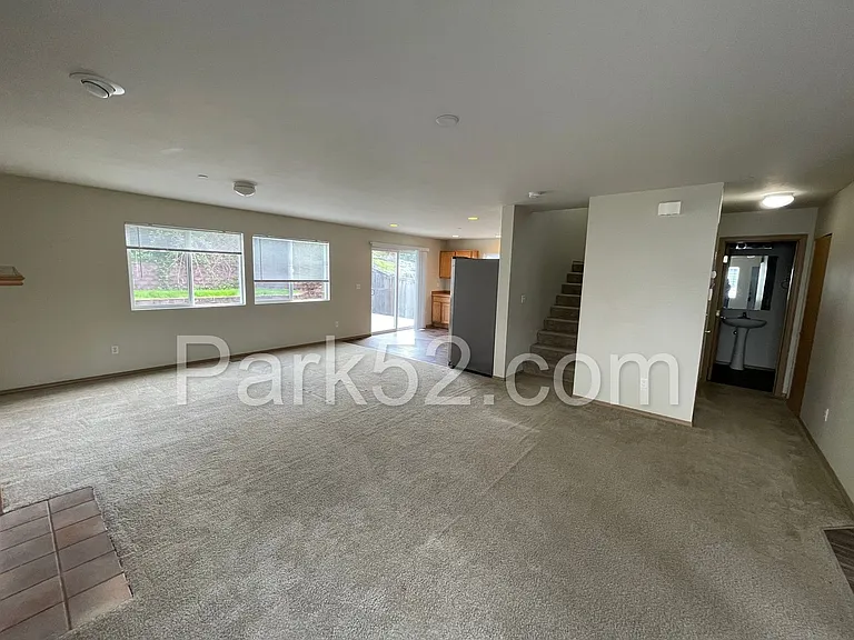 2632 Meyer St — Photo 2