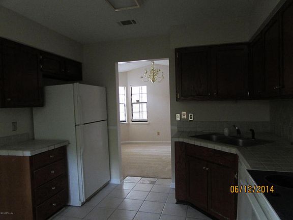 3rd image of 8020 Voltaire Ct W