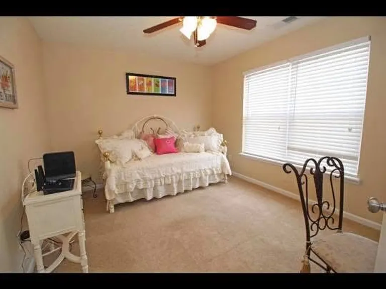 Applecross Dr — Photo 4