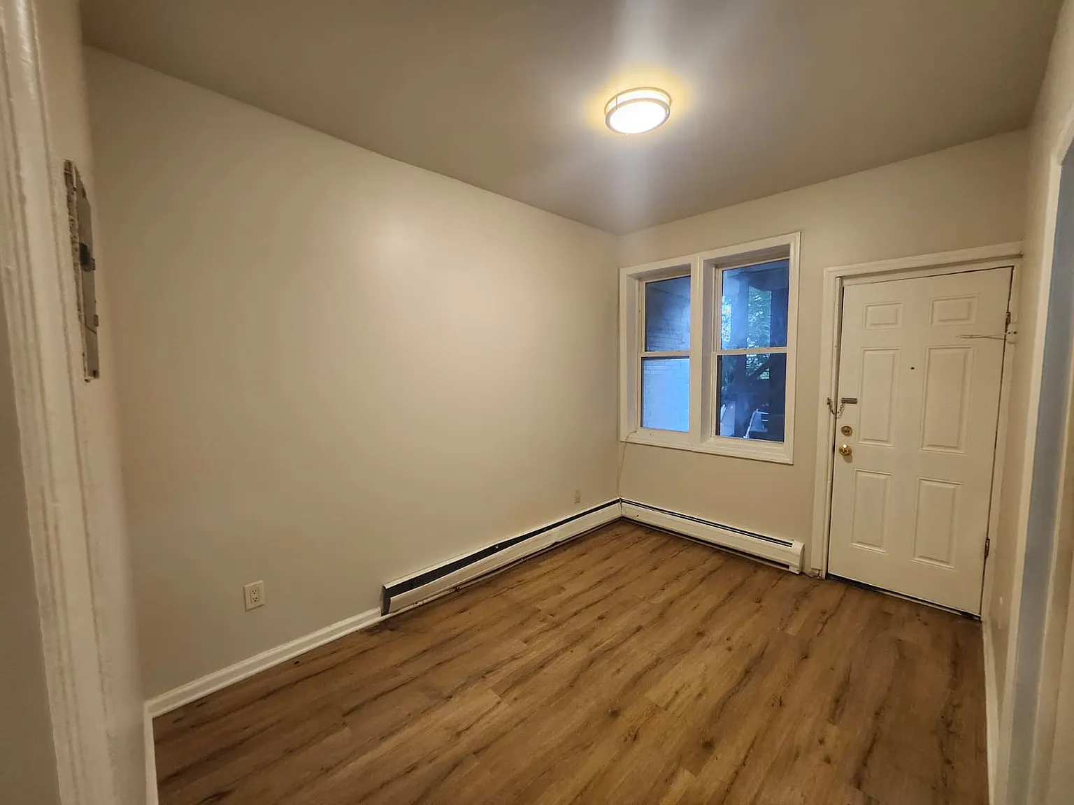 339 Washington St — Photo 4