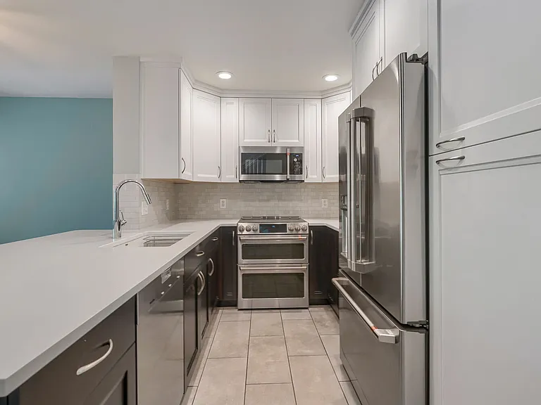 3801 22nd Ave SW — Photo 4