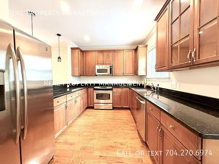 Beautiful 4BR/3.5BA Home in Charlotte! — Photo 4