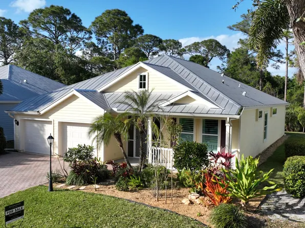 572 NE Canoe Park Circle, Port St Lucie, FL 34983