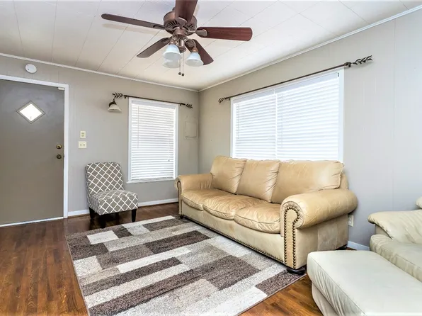 8170 Peden Rd, Azle, TX 76020