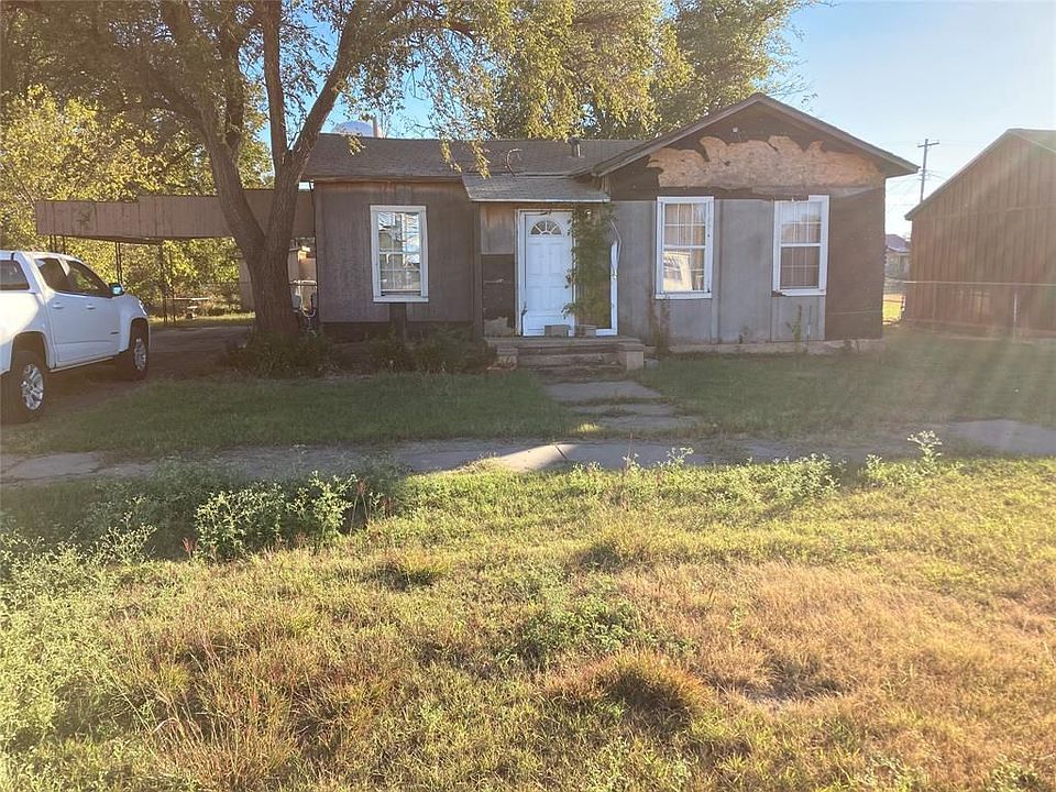 1st image of 903 W 8th St