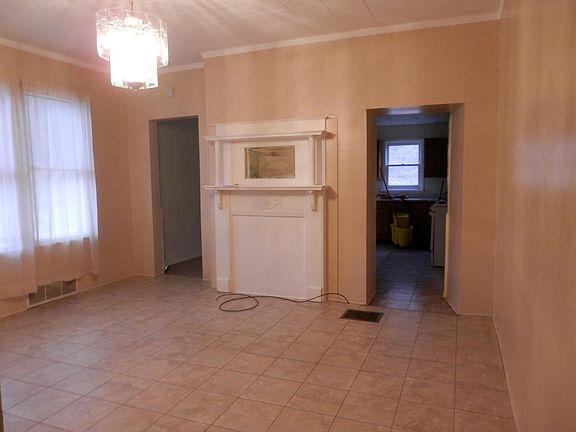 Decorative fireplace in diningroom