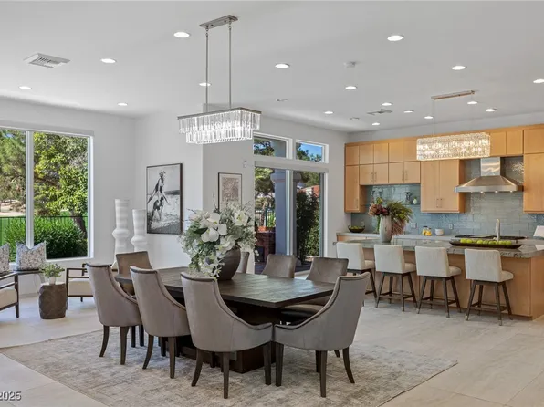 1613 Iron Ridge Dr, Las Vegas, NV 89117